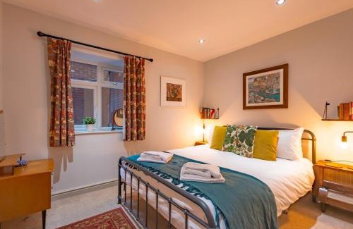 Cliftonville Apartment | Walpole Bay 2 Bed Stunning Garden Apt By Adliv