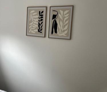 Walsall House | Walsall Comfort Home 3Bedroom Retreat Sleeps 6