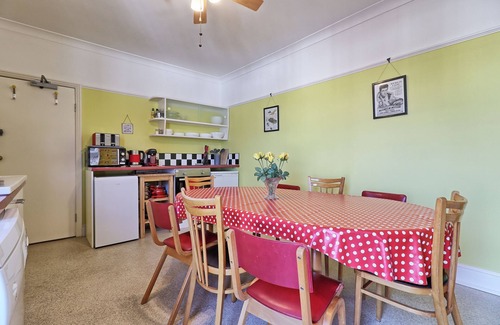 Walton on the Naze Cottage | WALTON BEACH HOLIDAY LETS, family friendly in Walton-On-The-Naze