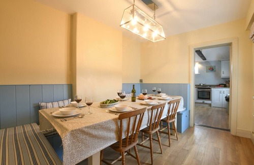 Southwold Cottage | WALTON HOUSE, SOUTHWOLD, pet friendly, with a garden in Southwold