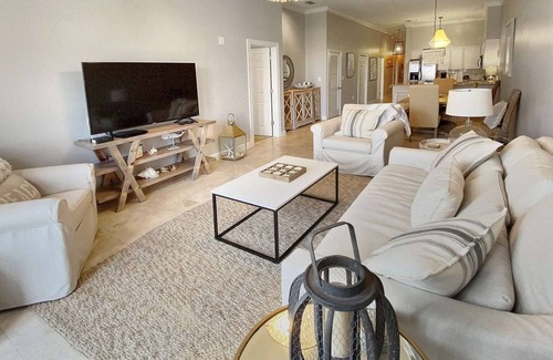Seacrest Beach Condo | Walton Waves 332-Sleeps 10