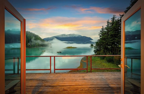 Juneau House | Wander Alaska Glacier