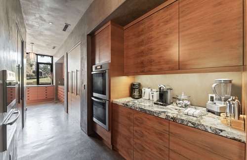 Yosemite Forks House | Wander Yosemite Falls sleeps 11, w/Gym, 5 Bedrooms
