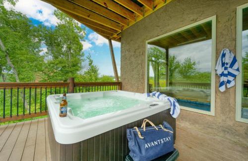 Sevierville House | Wanderer by AvantStay Sleeps 34 A Custom Smokies Cabin