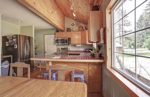 Lead Cabin | Wanderlust Cabin - With private hot tub!