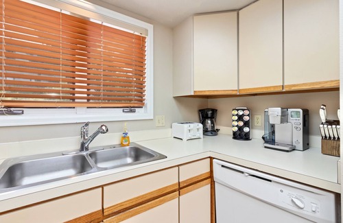 Windcliff Estates House | Wanderlust Luxury Vacation At Windcliff 3 Bedroom Condo by RedAwning