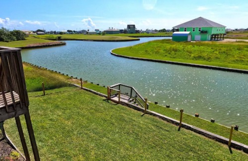 Port Alto House | Want to Get Away? Come "Seas the Bay!" in beautiful and tranquil Port Alto.