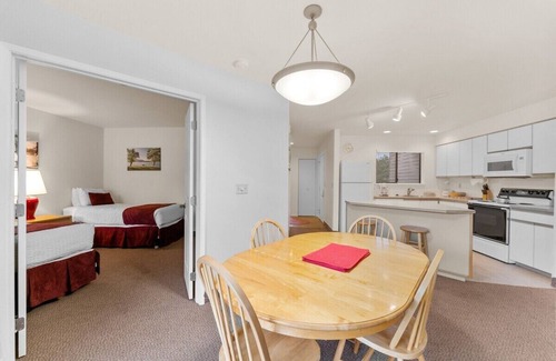 Wapato Point Condo | Wapato Point Condo on Lake Chelan with Resort Amenities! 2Bed/2Bath, Upper Floor-Unit 672