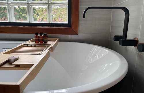 East Warburton House | Warburton Woods point nature retreat