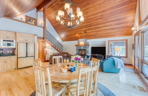 Sunnyside House | Ward Creek by AvantStay | Sunnyside - Walk to Lake