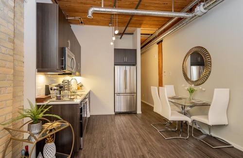 Exchange District Condo | Warehouse Loft in Exchange District w/Parking!