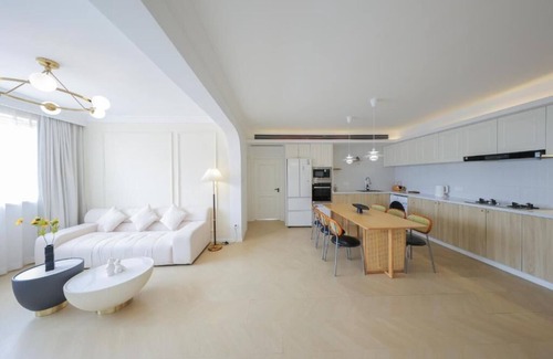 Huangpu Apartment | Warm 4Bedroom Apartment with Huangpu River View