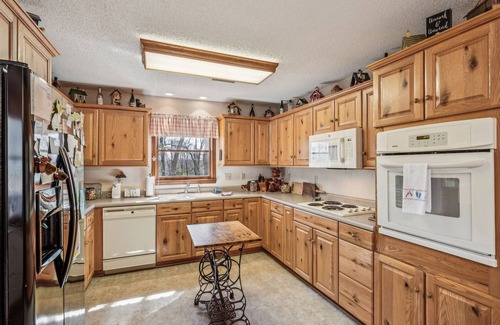 Lake Lure House | Warm and cozy cabin in Lake Lure, nestled in hardwood trees, peaceful home~ WiFi