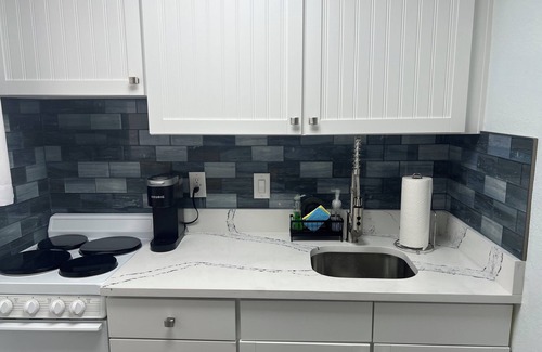 Hot Springs Condo | Warm and Cozy condo with an amazing view of Lake Hamilton - remodeled 5/23/25
