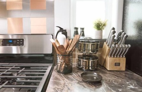 Sheridan House | Warm and inviting 2BR retreat in central Sheridan. Unwind in a King Thuma bed after a day of winter adventure. Just 5 minutes to downtown dining & shops. The perfect cozy base camp.