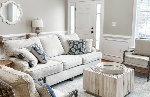 Hunters Ridge House | Warm and Inviting Townhome