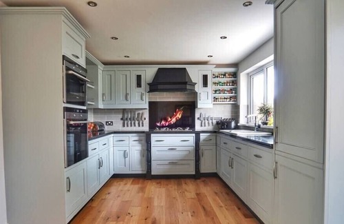 Turnchapel House | Warm and Spacious 4BD Family Retreat with Garden