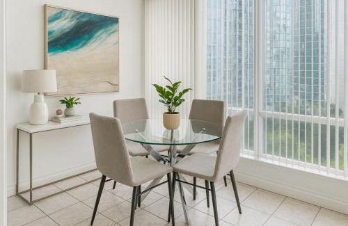 Coal Harbour Apartment | Warm and Welcoming 2-Bedroom Home in a Prime Location