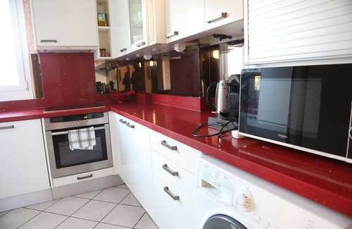Antony Apartment | Warm, Calm Flat Near Orly Airport and Paris Center !