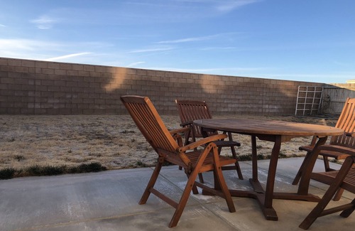 Rosamond House | Warm, Comfy Family Home, Beautiful West Community