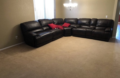 Rosamond House | Warm, Comfy Family Home, Beautiful West Community