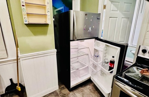 Milford Apartment | Warm Cozy 1-bedroom apartment in Marvelous Milford with FAST WiFi &Free Parking
