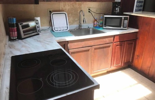 Hawks Park House | Warm & Cozy Cottage at New Smyrna Beach