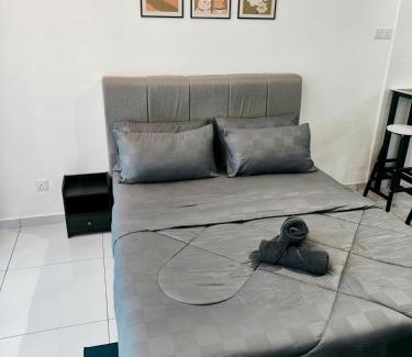 Bukit Indah Apartment | Warm home skytrees beautiful hills