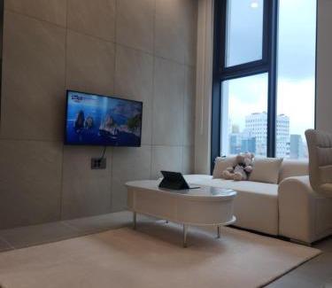 Eulji-ro Apartment | Warm house, new building, Dongdaemun History & Culture Park Station