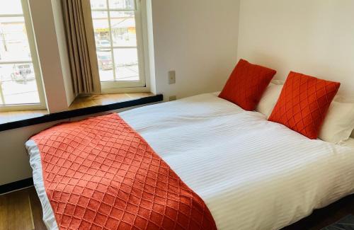 Shiroishi Apartment | Warm House6