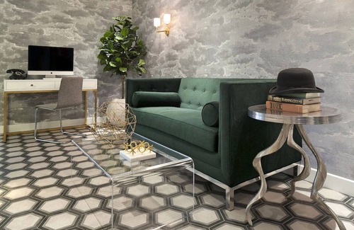 Pico - Robertson Hotel | Warm LA Retreat in Our Cozy Room Close to Rodeo Drive