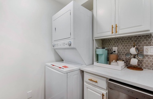 Regis Apartment | Warm Mid-Mod Denver Apt w/King Bed & Luxe Bedding and Private Office