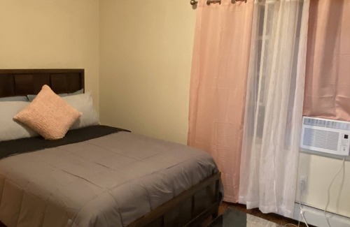 South Jamaica House | Warm N Cozy