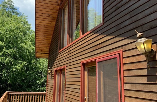 Warrensburg House | Warm Secluded Adirondack Chalet with Game Room and Bar/Lounge