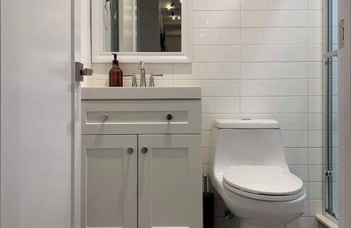 Midtown Village Apartment | Warm & Unique - Amazing Downtown Location - 2 Queen Beds - Disney+ Included