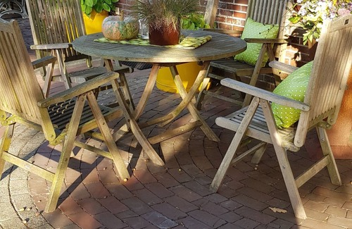 Zetel Apartment | Warnken vacation apartment - 15 km from the Jade Bay on the North Sea