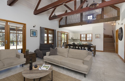 Pokolbin Cottage | Warraglenn House at Enzo Estate