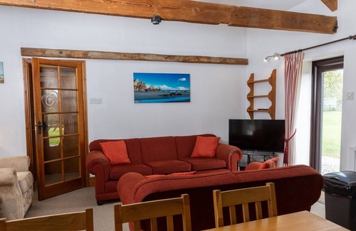Torrington Cottage | WARREN COTTAGE, pet friendly, with pool in Torrington