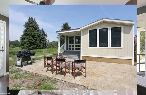 Bridgman Cabin | Warren Dunes on Lake Michigan-Hot Tub-Woodburning Fireplace-Two Bedroom/TwoBathn