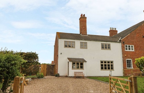 Market Rasen Cottage | WARREN HOUSE COTTAGE, family friendly, with a garden in Wragby