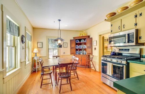 Warren Cottage | Warren Vacation Rental ~ 3 Mi to Sugarbush Resort!