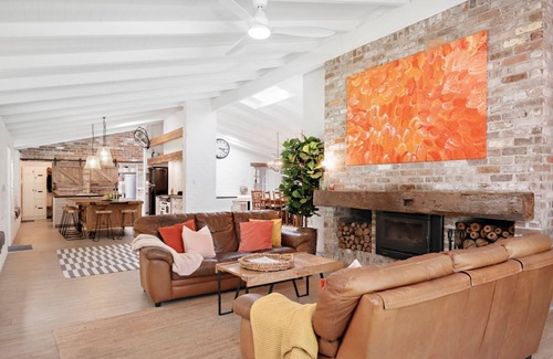 Berry House | Warriwul Homestead - Secluded Luxury Retreat Near Berry