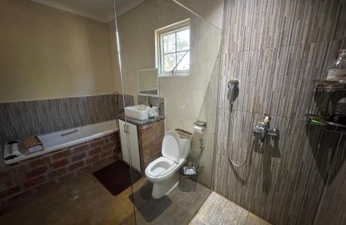 Central House | Warthog House-cozy country house, 3 Bed