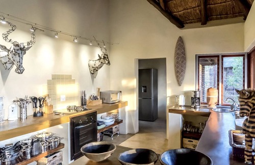 Bela-Bela House | Warthog Lodge – Mabalingwe Game Reserve – Luxury, Self-Catering Safari Getaway