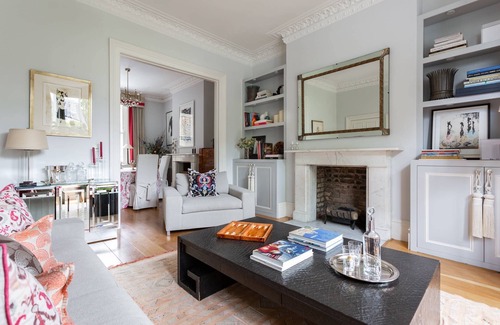 Abingdon Apartment | Warwick Gardens II by onefinestay