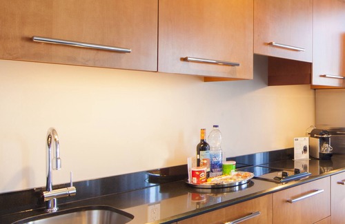 Downtown Montreal Apartment | Warwick Le Crystal - Montréal
