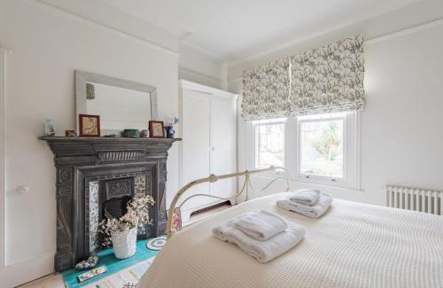 Deal House | Warwick Villa