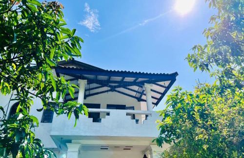 Thalaramba Bed & Breakfast | Wasana Ocean View Villa Mirissa