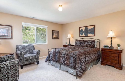 Cottonwood Heights Villa | Wasatch Retreat - Pool Table, Ping Pong, & Arcade!