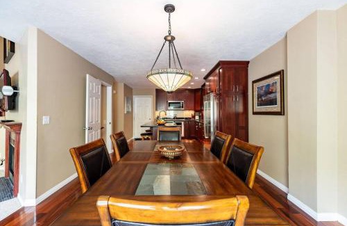 Cottonwood Heights Villa | Wasatch Retreat - Pool Table, Ping Pong, & Arcade!
